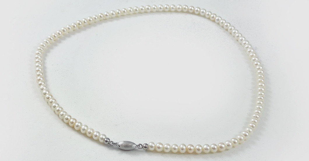  UC Kette Perlen 