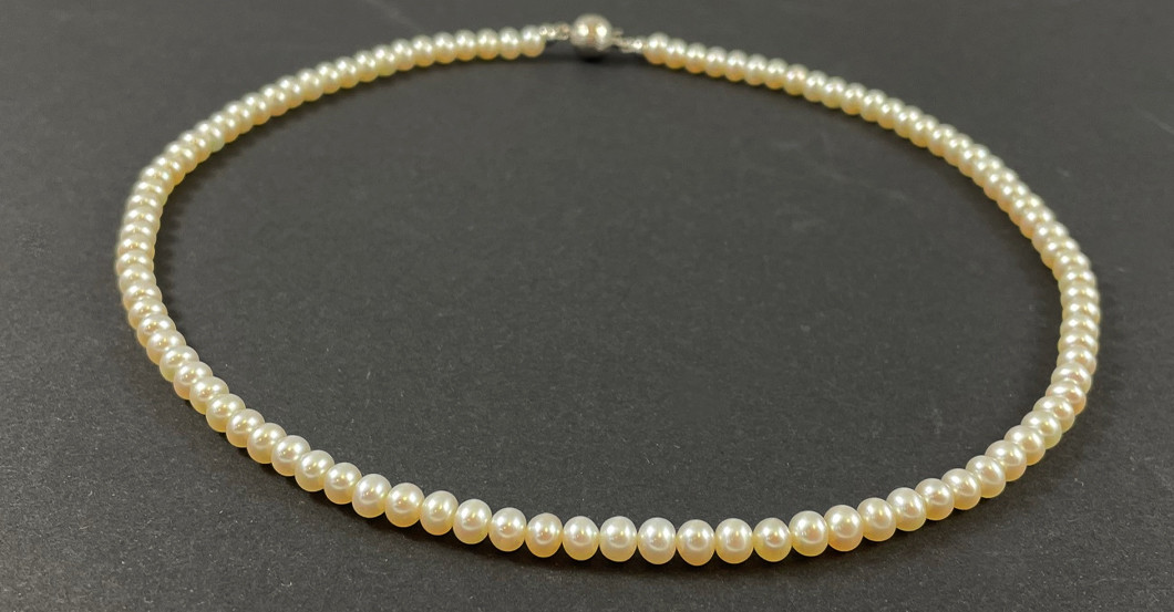 UC Perlenkette hell    UC Perlenkette hell