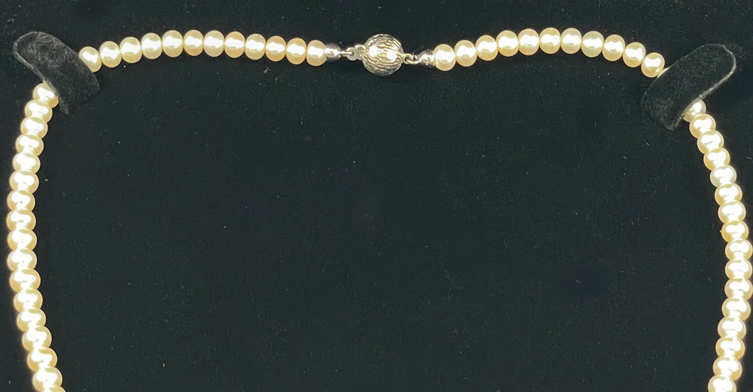 UC Perlenkette hell    UC Perlenkette hell