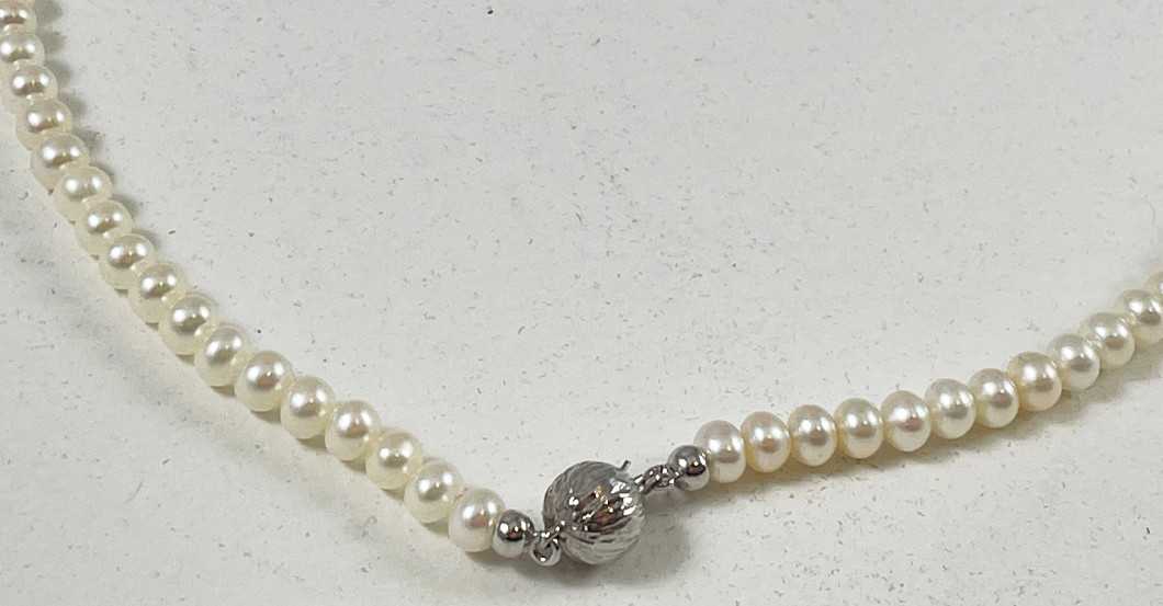 UC Perlenkette hell    UC Perlenkette hell