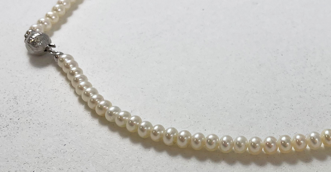 UC Perlenkette hell    UC Perlenkette hell