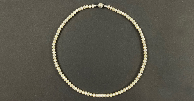 UC Perlenkette hell    UC Perlenkette hell