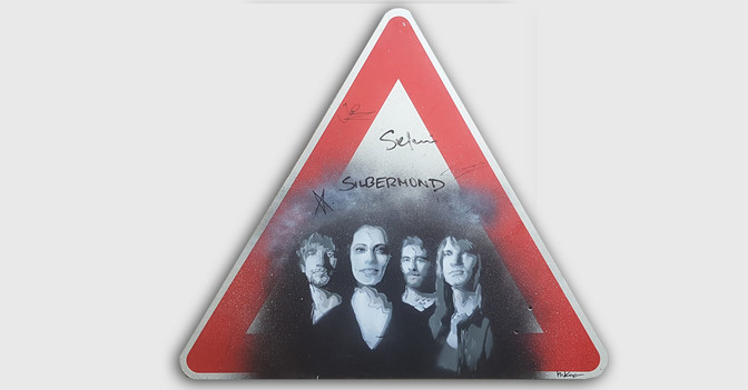 Verkehrsschild Silbermond   Verkehrsschild Silbermond