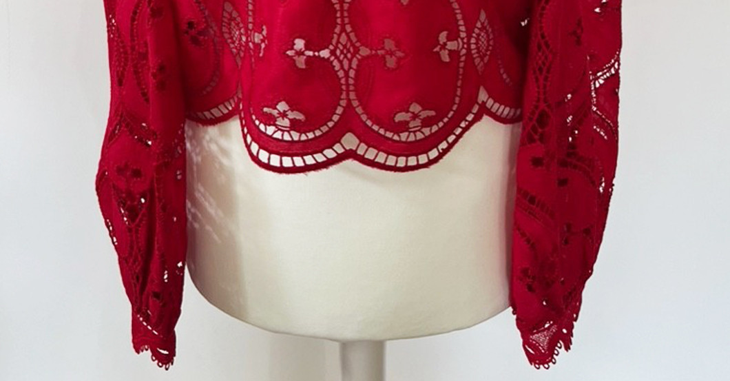  Verräter Outfit rot 