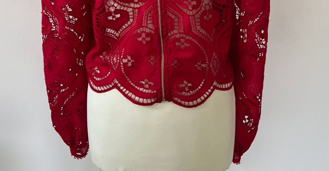  Verräter Outfit rot 