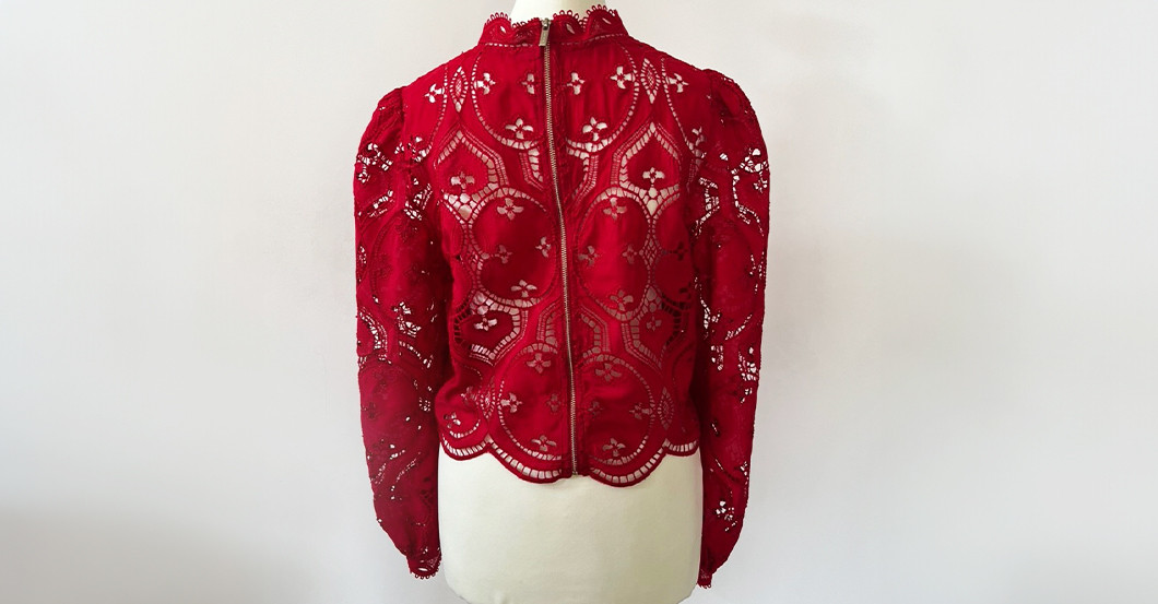  Verräter Outfit rot 