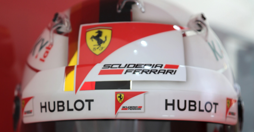  Vettels Ferrari Rennhelm 