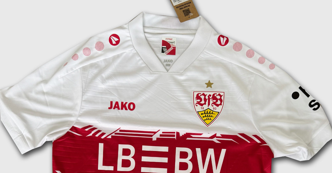  VfB signiert Heimtrikot  