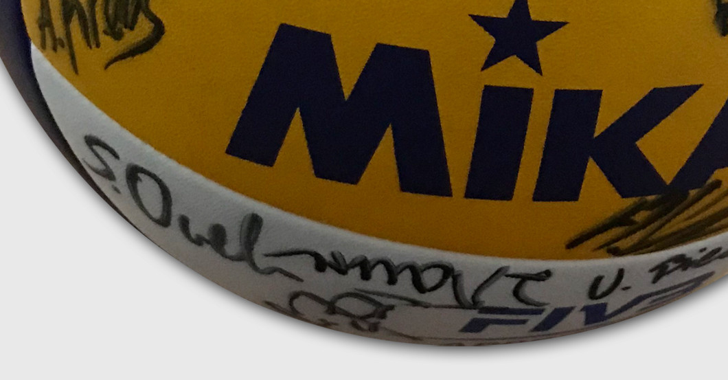 Volleyball signiert   Volleyball signiert