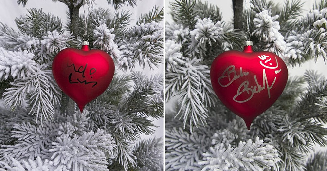 Weihnachtskugeln signiert   Weihnachtskugeln signiert