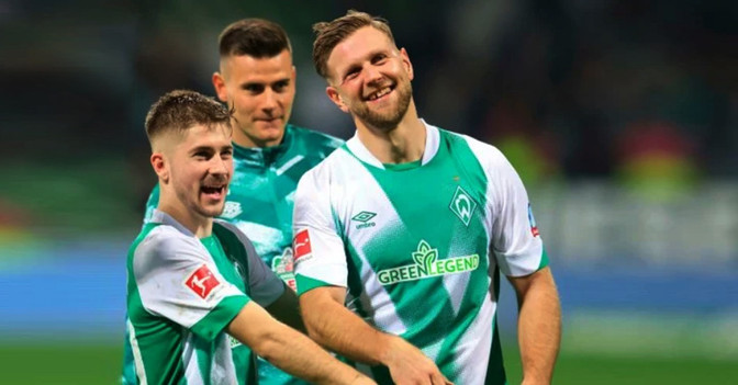 Werder Trikot aktuell   Werder Trikot aktuell