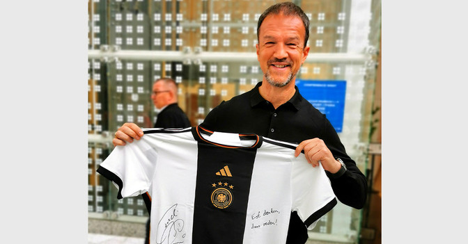  WH Fredi Bobic DFB-Trikot 