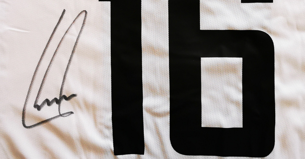  WH Lahm DFB-Trikot 