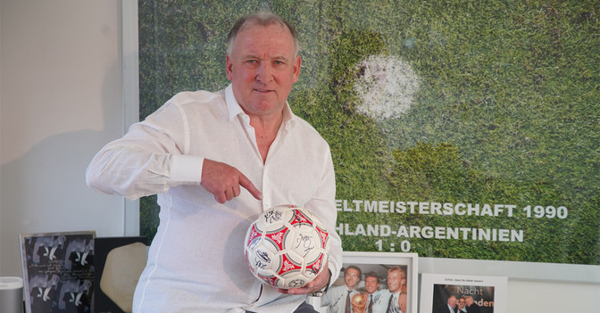 WM-Fußball Andreas Brehme   WM-Fußball Andreas Brehme