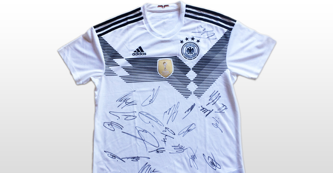  WM Jersey Team Signed 