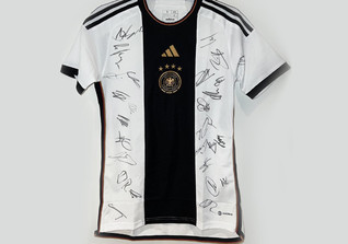 WM Trikot teamsigniert WM Trikot teamsigniert