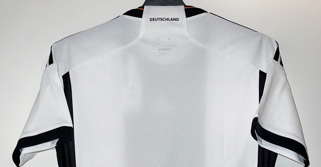 WM Trikot teamsigniert   WM Trikot teamsigniert