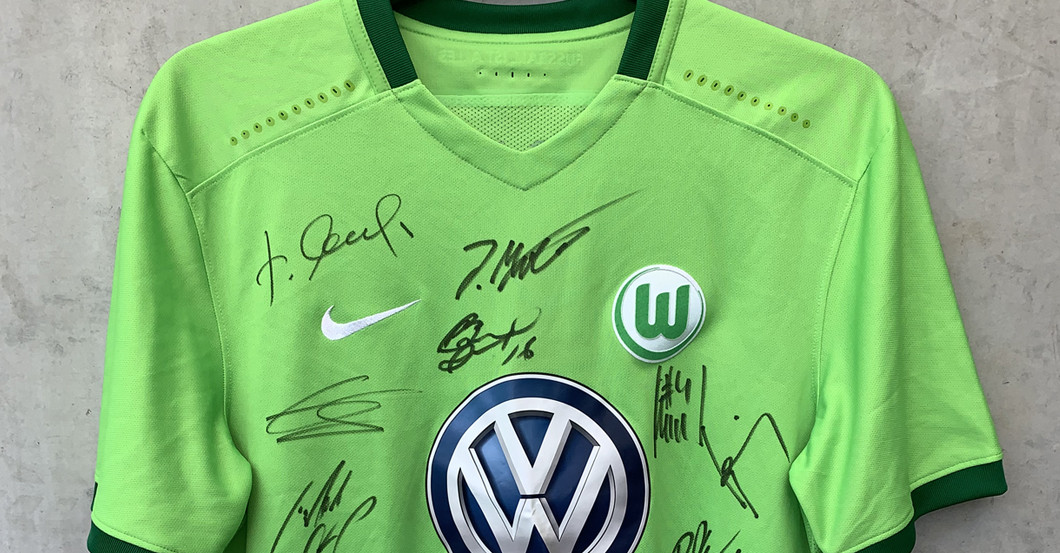 Wolfsburg teamsigniert   Wolfsburg teamsigniert