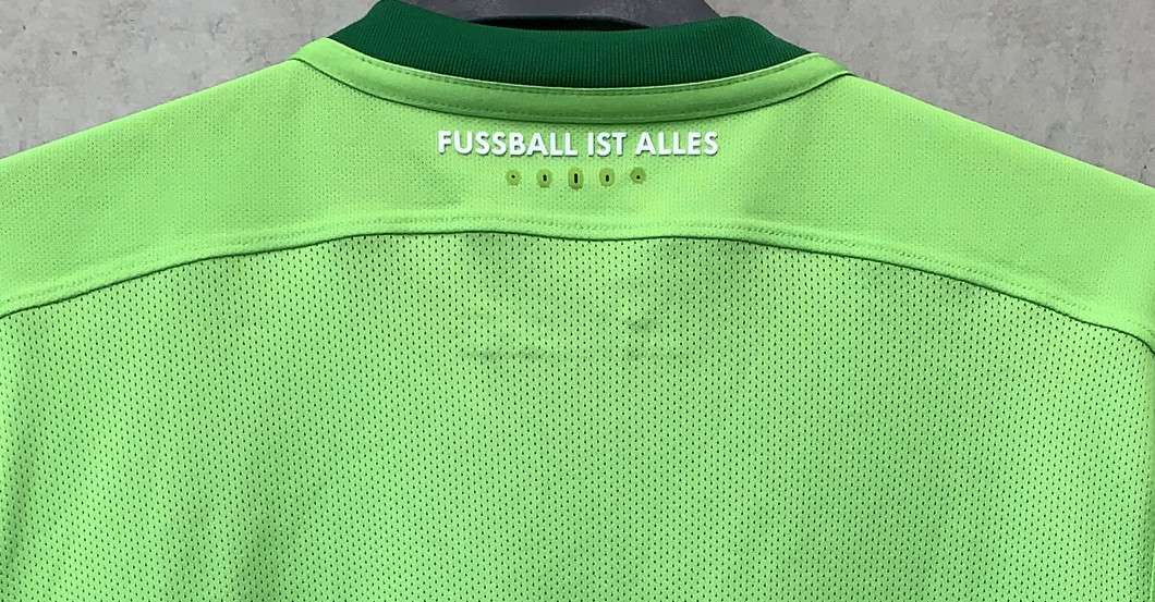 Wolfsburg teamsigniert   Wolfsburg teamsigniert