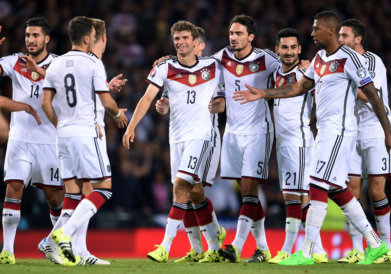 Zum Fußball-Klassiker   Zum Fußball-Klassiker