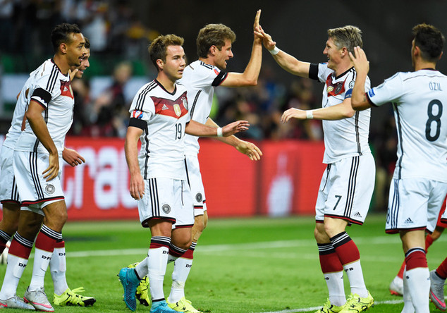 Zum Fußball-Klassiker   Zum Fußball-Klassiker