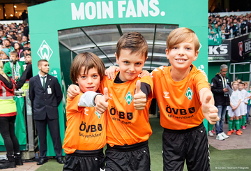 Fußball-Traum erfüllt: Einlaufkind bei Werder Bremen! Fußball-Traum erfüllt: Einlaufkind bei Werder Bremen!