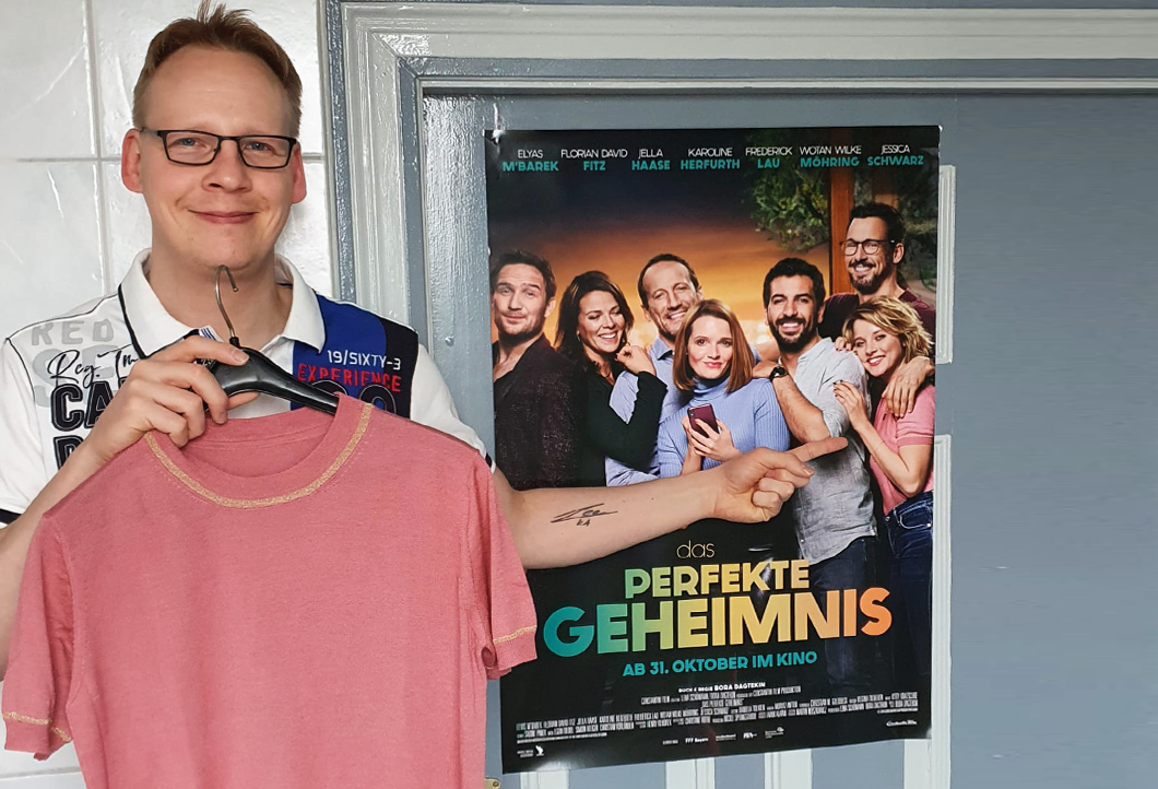 Original-Pulli von Schauspielerin Jella Haase für die Film-Sammlung Original-Pulli von Schauspielerin Jella Haase für die Film-Sammlung