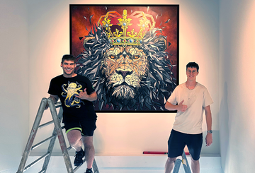Rieisger Graffiti-Löwe an unseren Auktiongewinner übergeben! Rieisger Graffiti-Löwe an unseren Auktiongewinner übergeben!