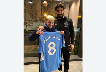 Unser Bieter verschenkt Besuch bei Ilkay Gündogan an kleinen Fußballfan Unser Bieter verschenkt Besuch bei Ilkay Gündogan an kleinen Fußballfan
