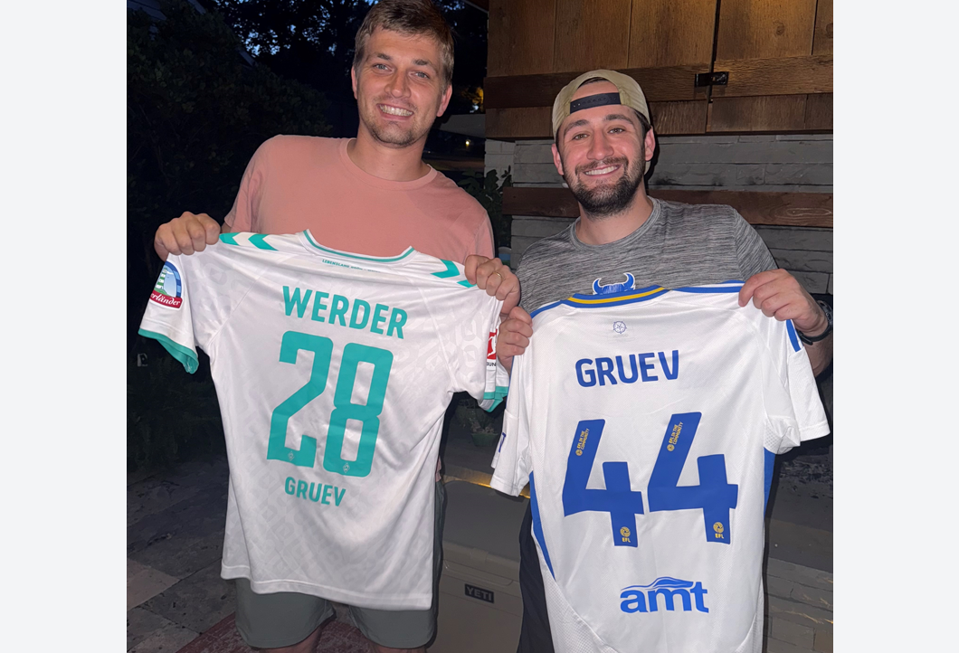 Unsere Auktionen gehen um die ganze Welt! Unsere Auktionen gehen um die ganze Welt!