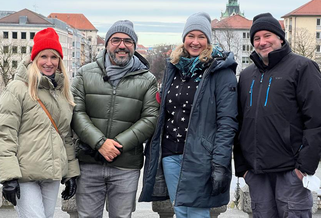 Winter-Spaziergang mit „Türkisch für Anfänger“-Star Adnan Maral Winter-Spaziergang mit „Türkisch für Anfänger“-Star Adnan Maral