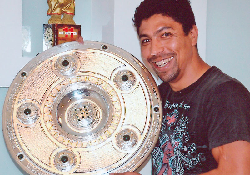 Thitz ünterstützt Giovane Elber und seine Stiftung