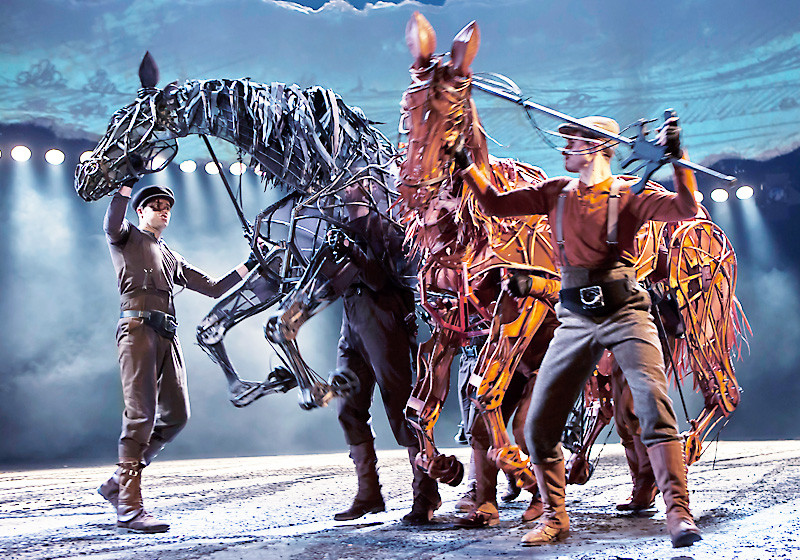  WAR HORSE Backstage 