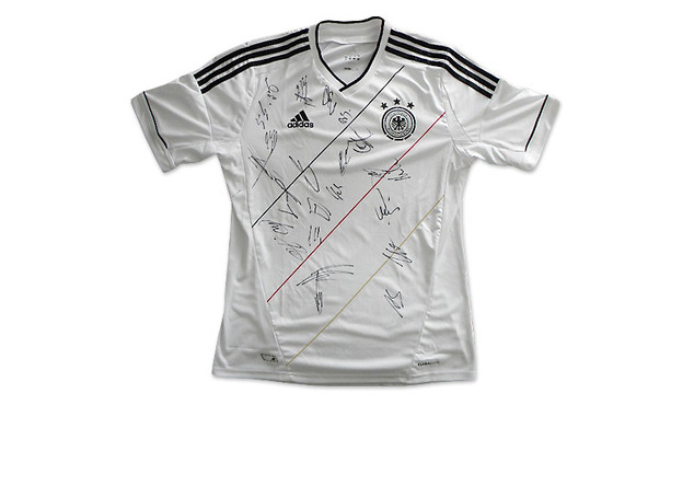  DFB-Trikot signiert 