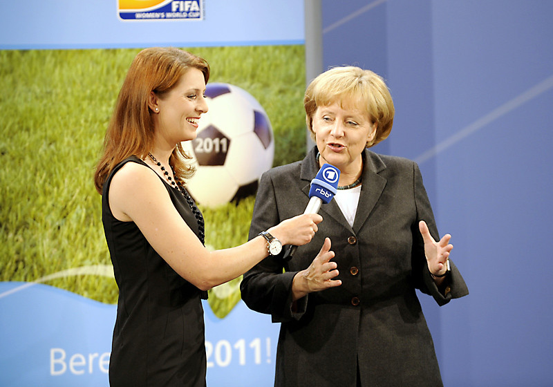 Fußball von Angela Merkel 
