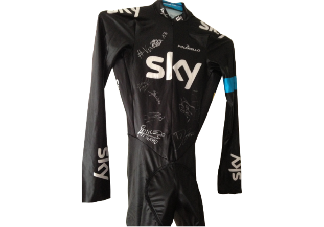 Signierter Sky-Anzug der Vuelta von Christian Knees