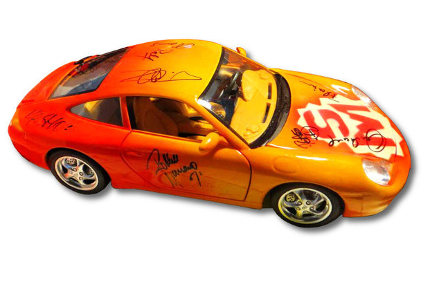 Söhne Mannheims: Signierter Mini-Porsche