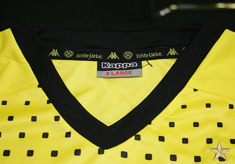  Signiertes Götze-Trikot 