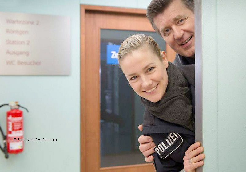 Beim Blick hinter die Kulissen treffen Sie die Darsteller