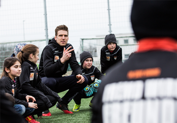 In safe hands e.V. - Fußball als Medium zur Integration In safe hands e.V. - Fußball als Medium zur Integration