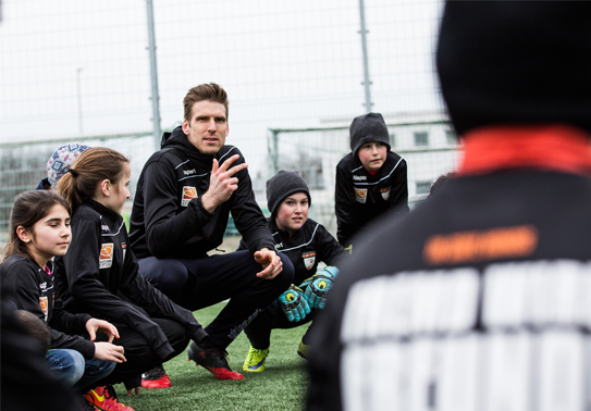 In safe hands e.V. - Fußball als Medium zur Integration In safe hands e.V. - Fußball als Medium zur Integration