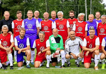 Kicken um zu helfen Kicken um zu helfen