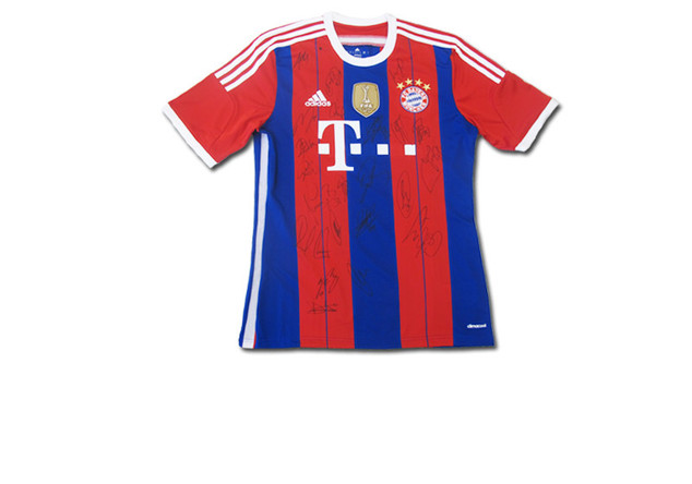  FC Bayern Trikot signiert 