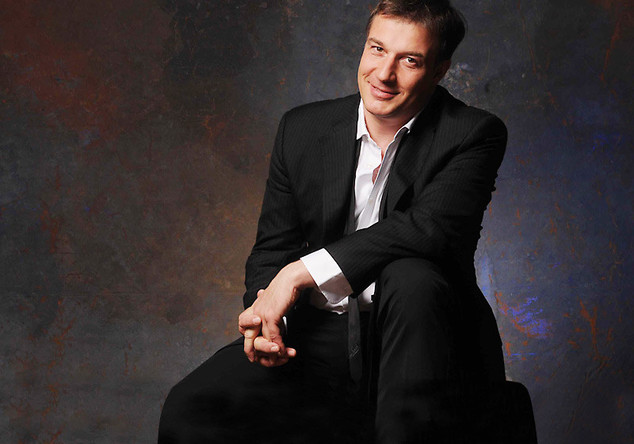 Marc Marshall, kraftvoller Bariton mit Stücken aus Pop und Klassik