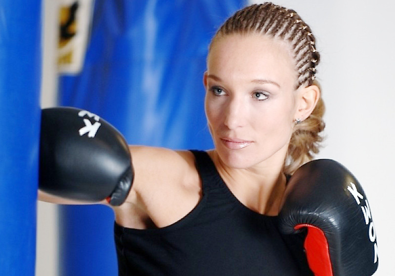 Kickboxerin Dr Christine Theiss Live Bei Der 20 Titelverteidigung