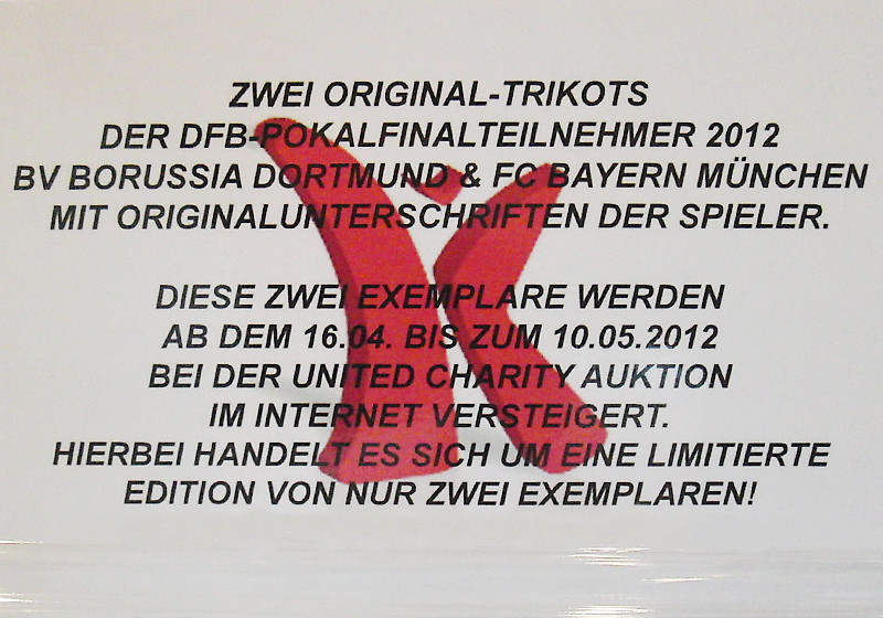  Trikots vom BVB & FCB 