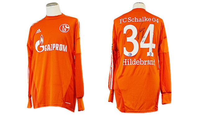 Trikot des FC Schalke beflockt mit Hildebrand und der Rückennummer 34