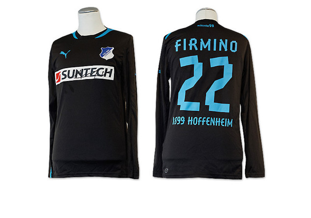 Trikot der TSG 1899 Hoffenheim mit der Unterschrift von Roberto Firmino