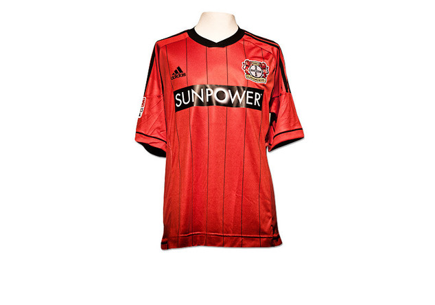 Heimtrikot von Bayer Leverkusen aus der Saion 2012/2013 von Simon Rolfes