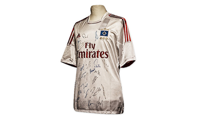  Signiertes HSV-Trikot  